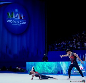 esibizioni acro sfe01952 copia simone ferraro ph